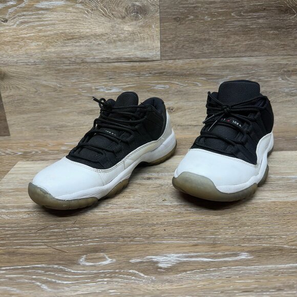 Air Jordan 11 Retro Low Tuxedo Youth Size 7 - Picture 1 of 6